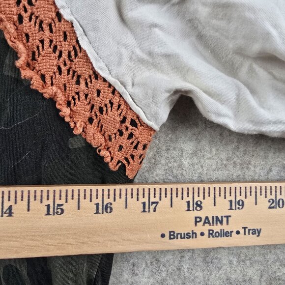 Affliction American Customs Camo Lace Graphic Tee Shirt V-Neck Short Sleeve Y2K - Picture 7 of 7